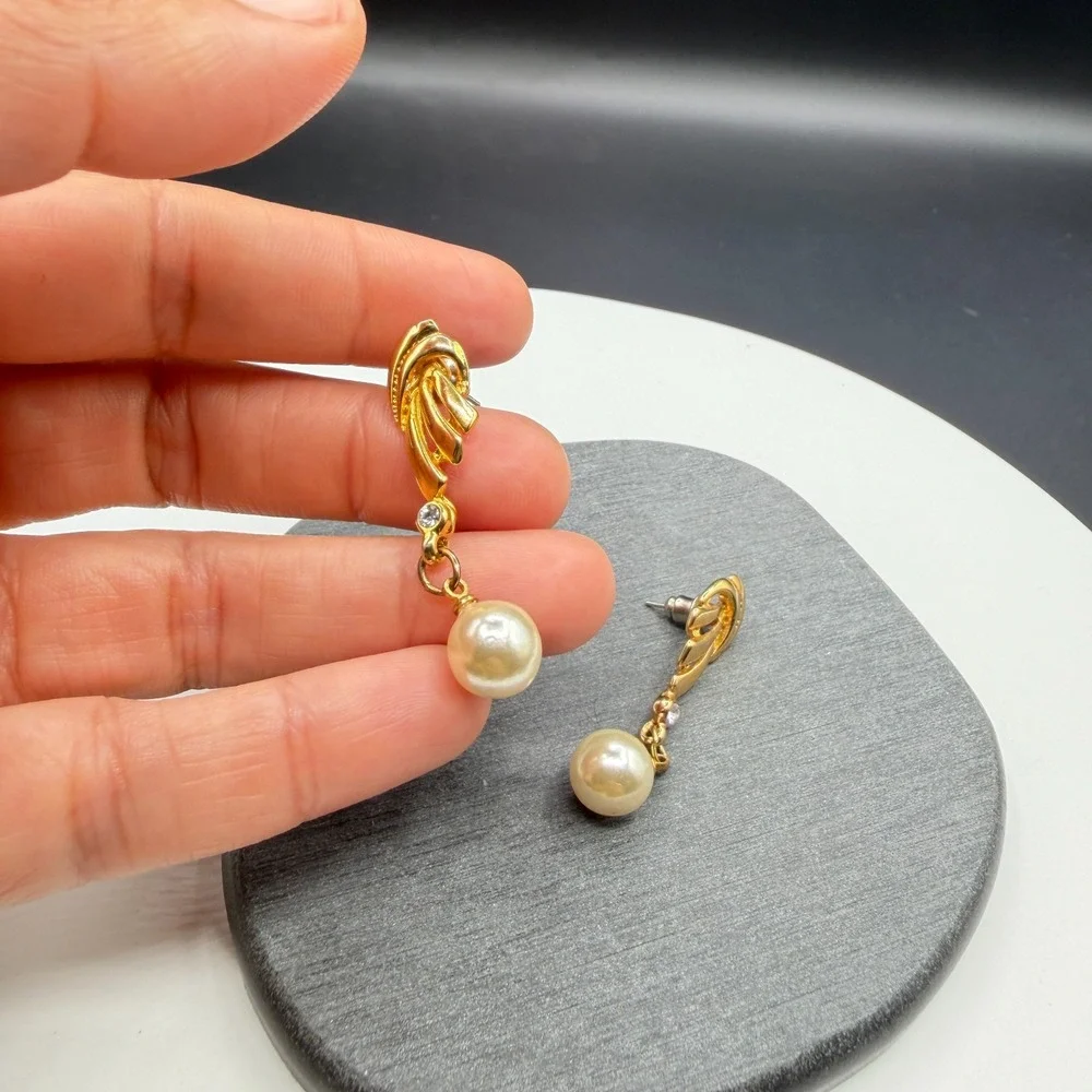 Gold Tone Faux Pearl Rhinestone Dangle Drop Pierced Earrings Elegant Statement